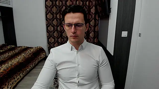 sexxymuscles4u online show from March 13, 8:26 am