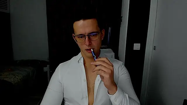 sexxymuscles4u online show from November 18, 10:30 am