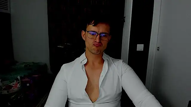 sexxymuscles4u online show from October 7, 11:47 am