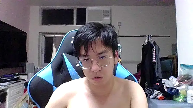 Snapshot of charlie_xdd chatting on March 13, 11:51 am charlie xdd online show from March 13, 11:51 am