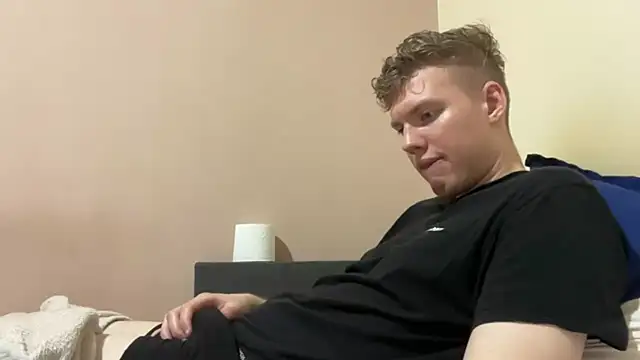 sexybooii6968 online show from October 24, 4:31 pm