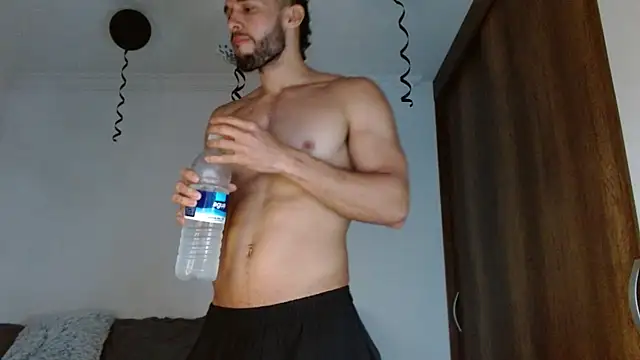 Noah jhonsonn online show from July 4, 12:19 pm