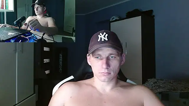 Snapshot of PoliglotJoe chatting on October 20, 12:03 am PoliglotJoe online show from October 20, 12:03 am
