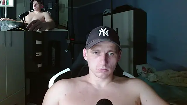 Snapshot of PoliglotJoe chatting on October 13, 9:54 pm PoliglotJoe online show from October 13, 9:54 pm