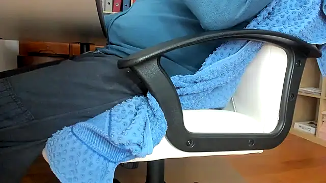 leccaleccafiga online show from December 13, 7:53 pm