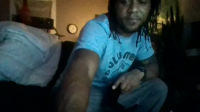 Snapshot of PrettyboyRed chatting on October 15, 7:05 am PrettyboyRed online show from October 15, 7:05 am