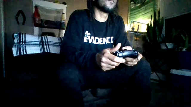 Snapshot of PrettyboyRed chatting on October 24, 2:46 am PrettyboyRed online show from October 24, 2:46 am
