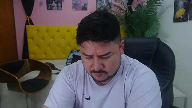 Snapshot of oso_dirty_ chatting on February 26, 5:39 pm oso dirty  online show from February 26, 5:39 pm