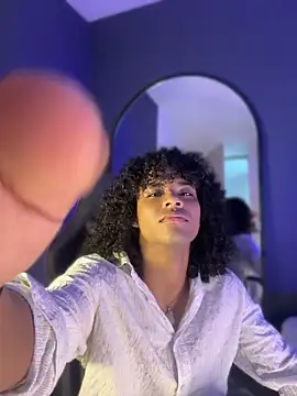 Lucas eevans online show from April 9, 12:33 pm