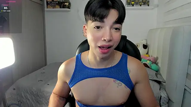 santy7v7 online show from December 4, 1:40 pm