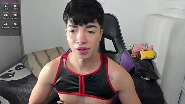 santy7v7 online show from December 4, 12:58 pm