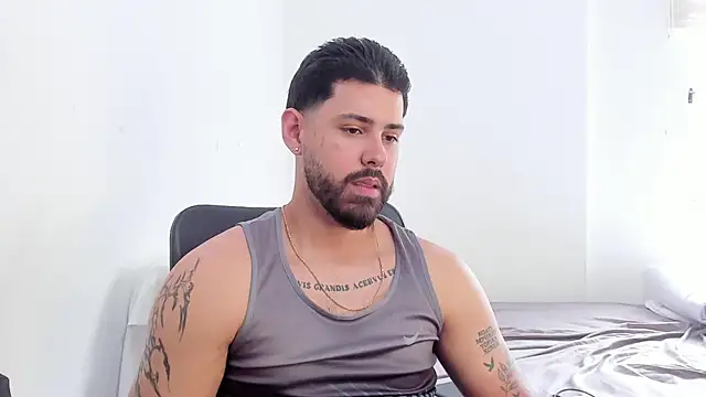 Justyn Torres online show from October 30, 1:56 pm