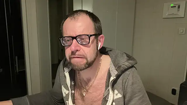 FABIOGLASSES online show from March 29, 11:05 pm