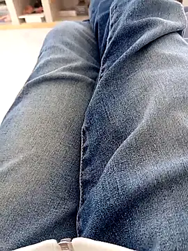 mickzizi online show from April 23, 12:10 pm