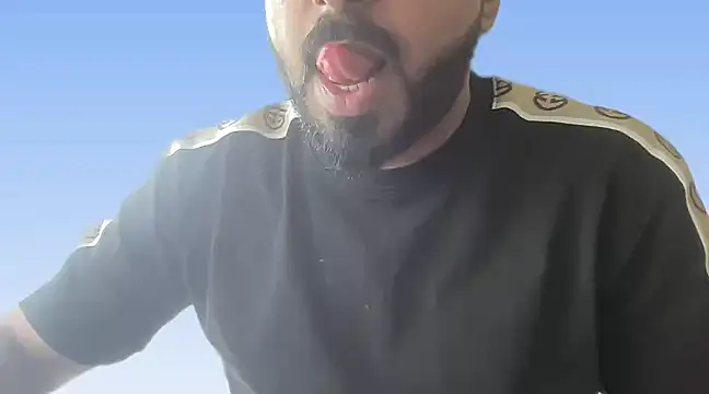 Snapshot of rahulkweel chatting on December 24, 6:00 am rahulkweel online show from December 24, 6:00 am