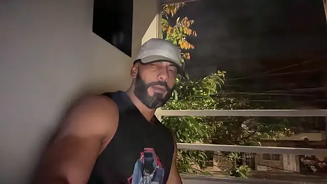 romeolovedark online show from May 29, 6:12 am