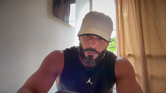 romeolovedark online show from May 8, 10:32 pm