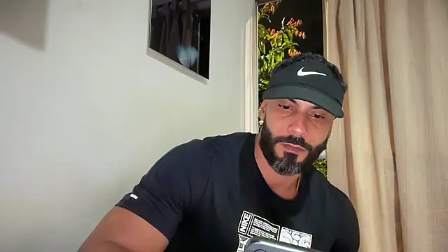 romeolovedark online show from May 26, 2:51 am