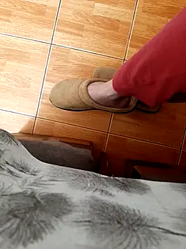 feet toes online show from May 30, 8:47 am