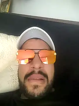 Snapshot of eljefe1119 chatting on October 24, 5:58 pm eljefe1119 online show from October 24, 5:58 pm