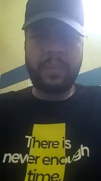 Snapshot of eljefe1119 chatting on February 11, 4:46 pm eljefe1119 online show from February 11, 4:46 pm