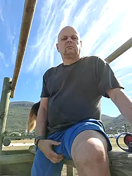 DaddyCumBumZA online show from December 8, 7:15 am