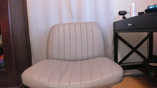 Snapshot of evinssam chatting on March 16, 10:53 pm evinssam online show from March 16, 10:53 pm
