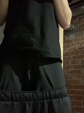 KcCumz19 online show from December 20, 9:55 pm