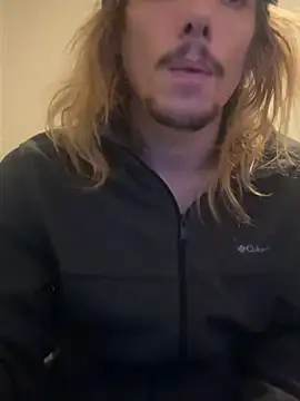 Snapshot of trippyski chatting on February 7, 8:11 am trippyski online show from February 7, 8:11 am