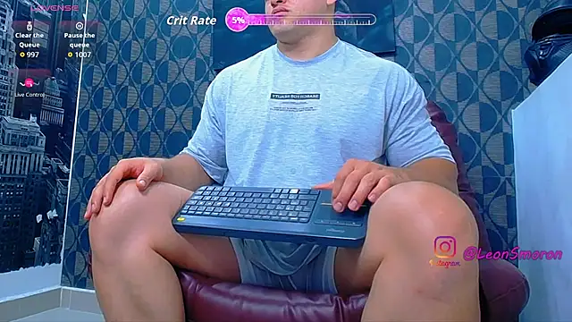 Leonsmoron online show from July 2, 3:16 am