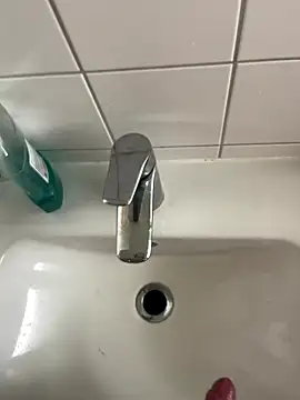 oroszlanw online show from September 22, 1:54 pm