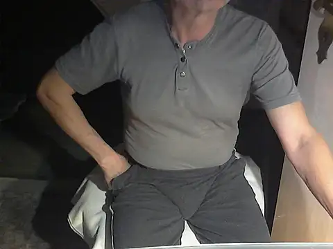Snapshot of kiam471 chatting on December 10, 11:00 pm kiam471 online show from December 10, 11:00 pm