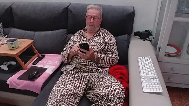 Nudelschwanz online show from December 10, 5:50 am