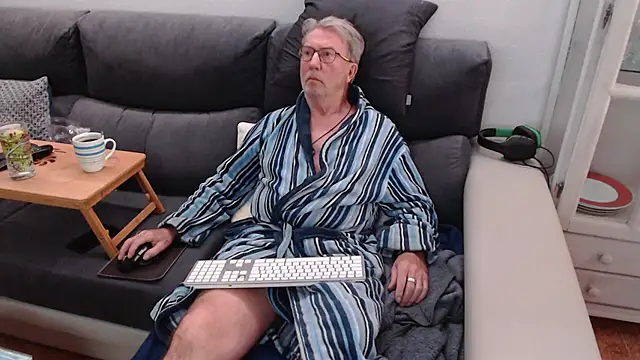 Nudelschwanz online show from March 3, 4:40 pm