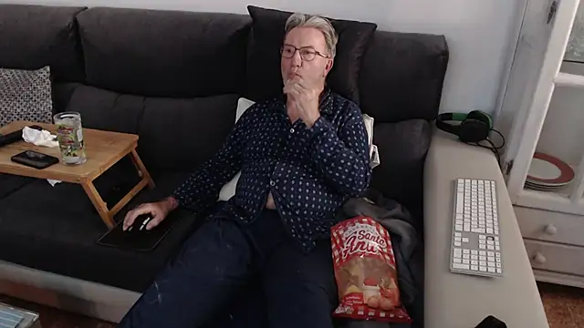 Nudelschwanz online show from March 5, 12:11 pm