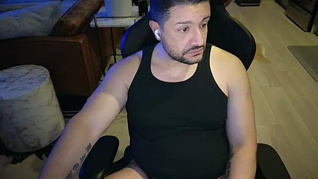 HungandThickLatin online show from January 9, 4:29 am