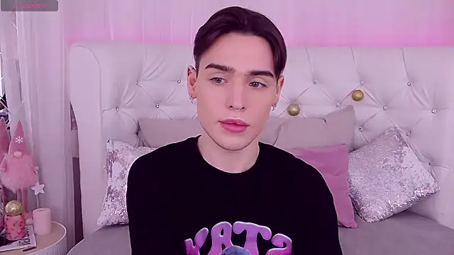 RobbyCharming online show from December 23, 6:58 pm