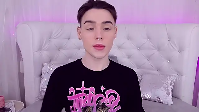 RobbyCharming online show from March 9, 7:48 pm