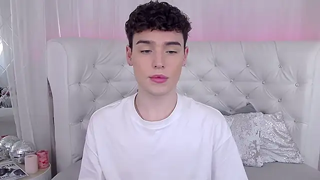 RobbyCharming online show from September 28, 3:59 am