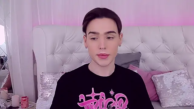 RobbyCharming online show from February 8, 7:38 pm