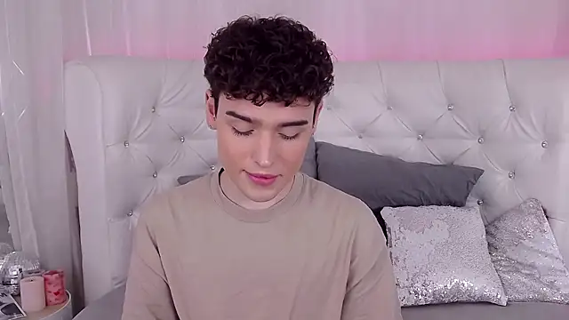 RobbyCharming online show from October 6, 4:39 am