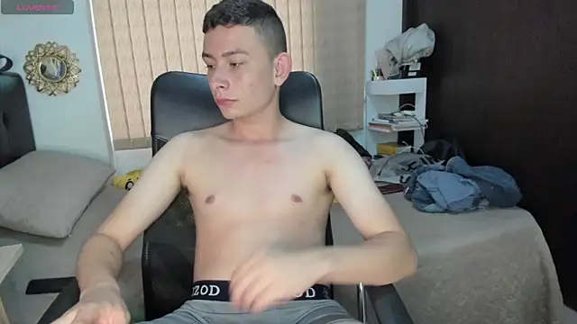 Christ Miller3 online show from February 9, 10:43 pm