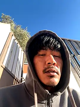 juniiorre online show from October 6, 7:13 am