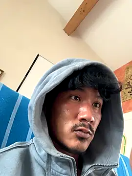 juniiorre online show from September 13, 1:12 pm