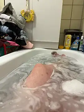 David19932908 online show from January 29, 6:28 pm