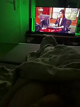 David19932908 online show from December 11, 6:05 pm