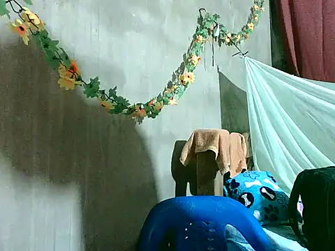 2ocmaxi online show from April 14, 1:49 am