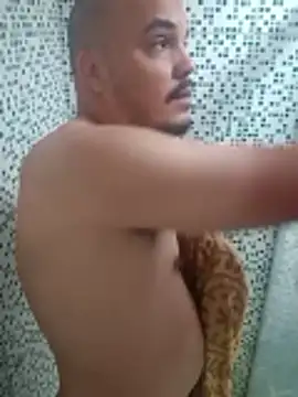 RobertoBuzios22 online show from January 4, 10:34 pm