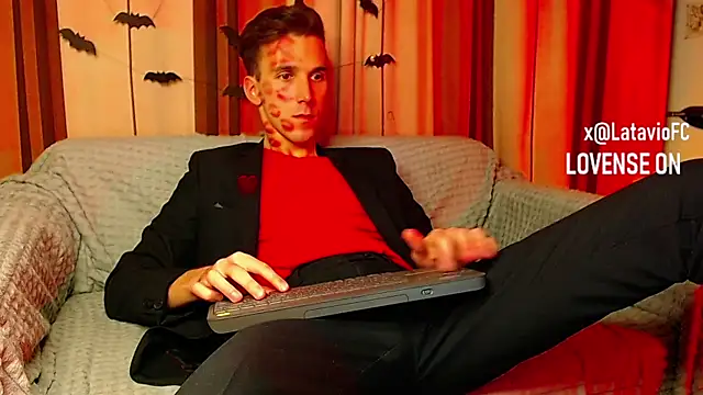 Midnighter  online show from October 31, 11:41 pm