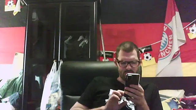 Die-geile-Sau online show from November 19, 1:11 pm